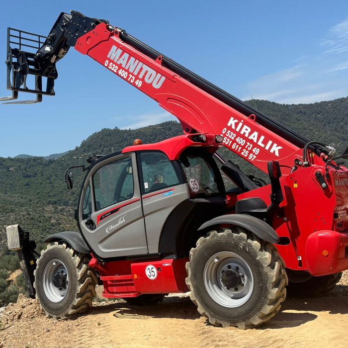 İzmir'de arazi şantiyesinde bomu açık duran Manitou MT 1840 teleskopik yükleyici